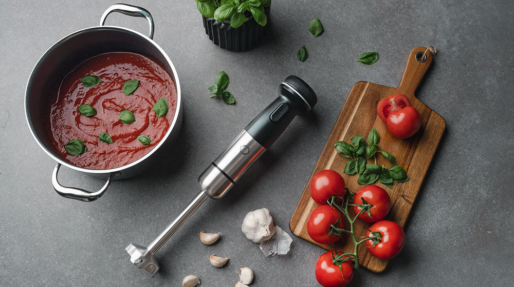 Recette facile de soupe à la tomate avec le mixeur plongeant ONYX Cookware